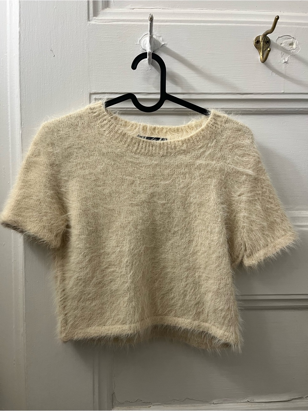 Olivaceous Cream Fuzzy Short-Sleeve Sweater